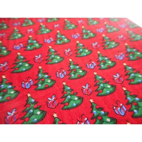 Vintage Red Green 100% Silk Mens Tie Necktie Holiday Christmas Tree - Picture 4 of 4